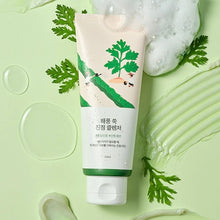 Load image into Gallery viewer, Round Lab Mugwort Calming Cleanser